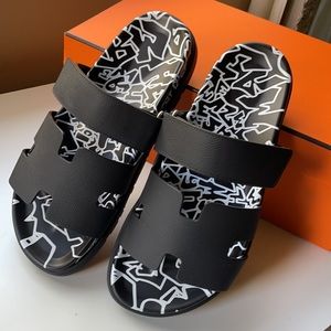 HERMES Chypre Sandals
Epsom Calfskin Graff Hermes Mens Chypre Sandals 41…